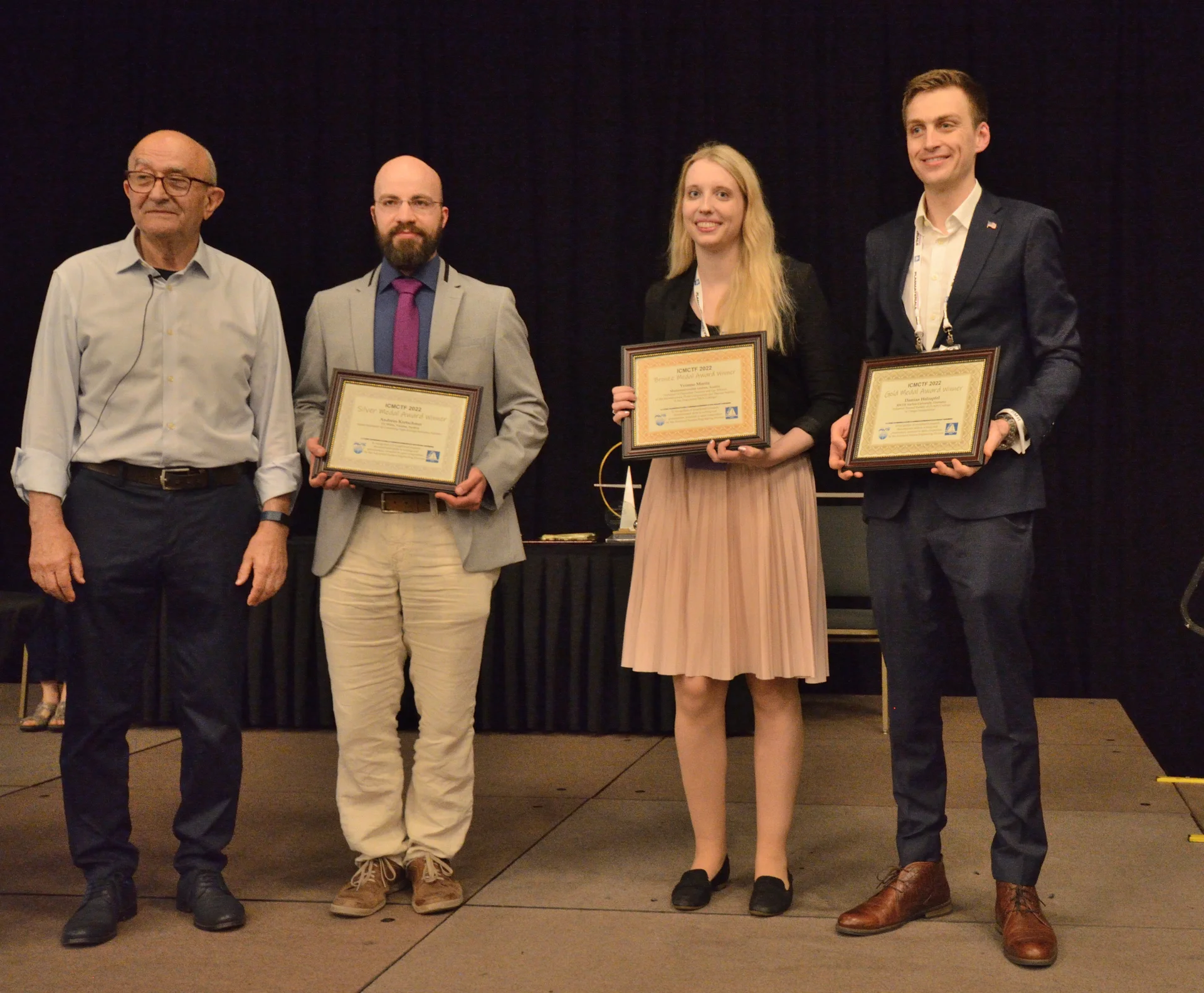 ©AVS Conference Photos, f.l.t.r.: Prof. Ivan Petrov (Chair of the Advanced Surface Engineering Division (ASED) Awards Committee), Andreas Kretschmer (TU Wien, Gold Finalist), Yvonne Moritz (Montanuniversität, Bronze Finalist), Damian Holzapfel (RWTH Aachen, Silver Finalist) 