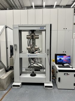 Universalpruefmaschine_250kn