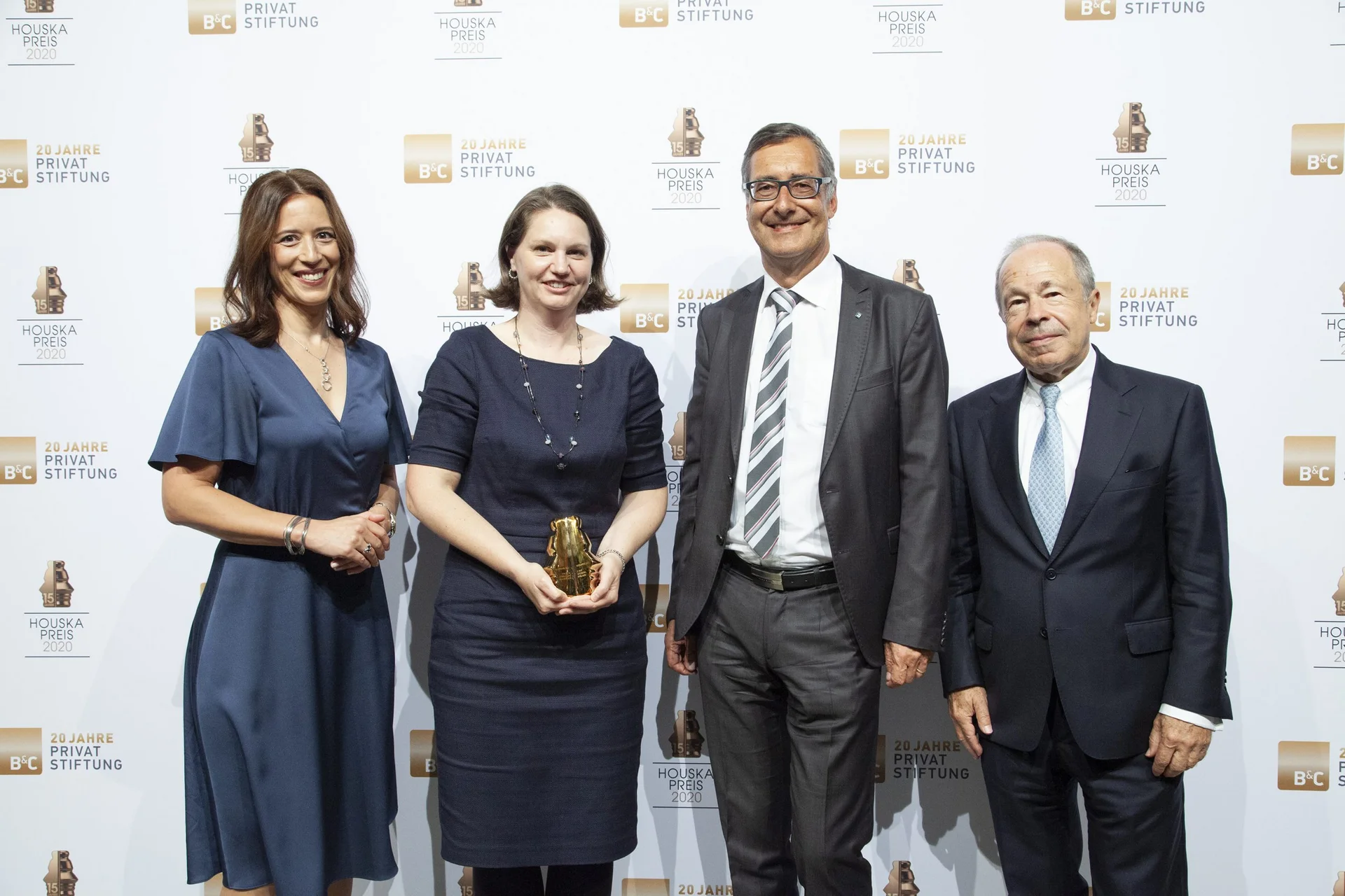 v.l.n.r.: Dr. Mariella Schurz (Geschäftsführerin der B&C Industrieholding), Megan Cordill, Christian Mitterer, Dr. Erich Hampel (Vorstandsvorsitzender der B&C Industrieholding)