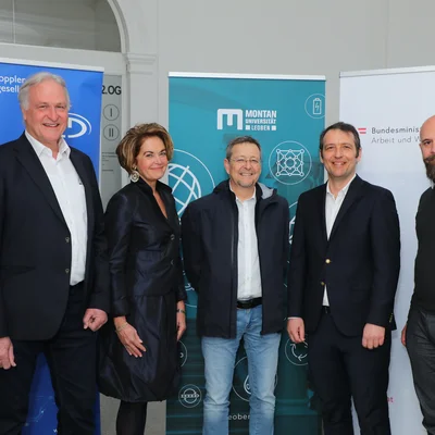 Bei der CD-Labor-Eröffnung v.l.: Vizerektor Univ.-Prof. Dr. Peter Moser, MR Dr. Ulrike Unterer (Vizepräsidentin der Christian Doppler Gesellschaft), Dr. Stefan Defregger (EEMCO), Lorenz Romaner und Dr. Rene Hammer (EEMCO). Fotocredit: Foto Freisinger 